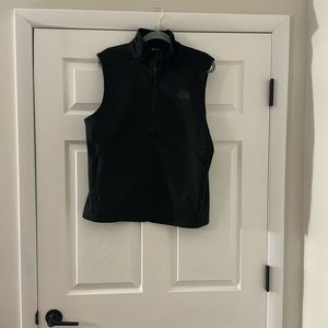 Men’s medium The North Face vest